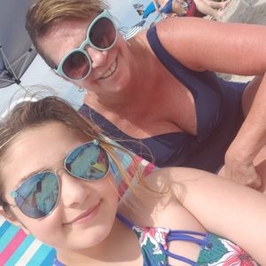 Meet your Posher, Denise